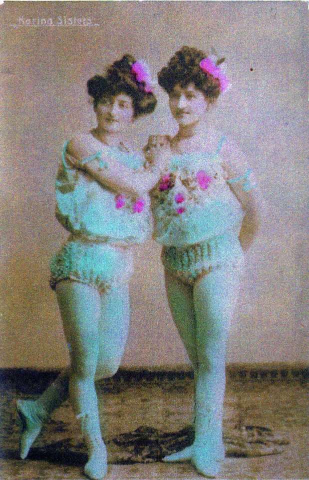 Mignon and Lita Skremka as the Karina Sisters, portrait 2