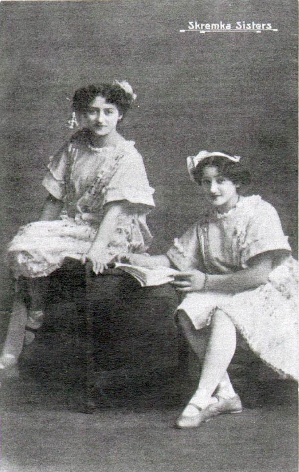 Mignon and Lita Skremka, portrait 2