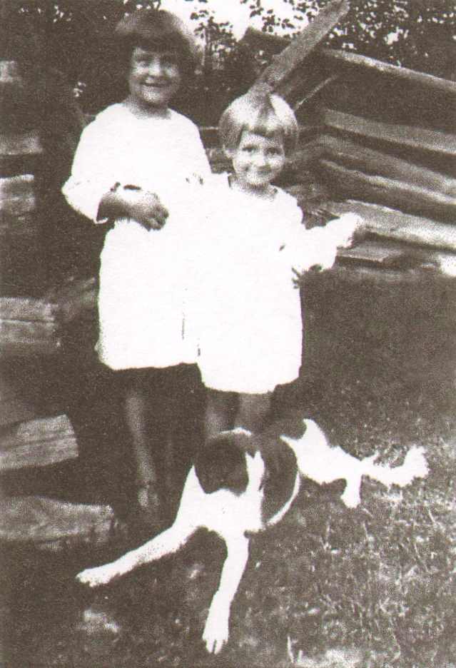 Theodor and Anna Kremka, family portrait