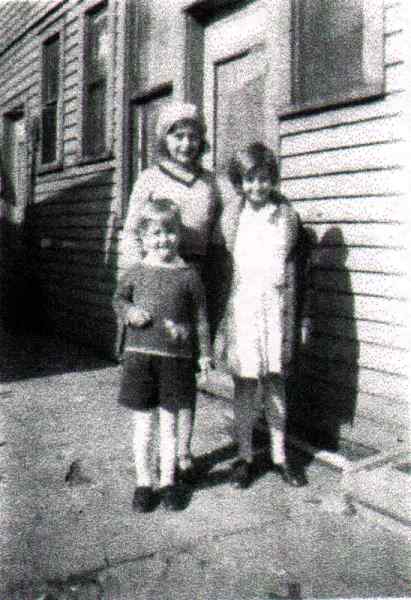 Theodor and Anna Kremka with Anne, Thea, and Alex