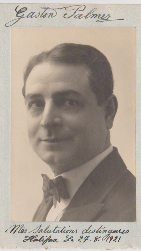 This photo of Gaston Palmer with his autograph and his family tree were sent by Olivier Caignart.