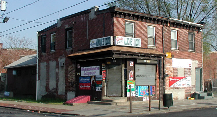 Mancine's Liquor Store, 601-603 North 3rd Street, April 18, 2004