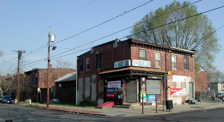 Mancine's Liquor Store, 601-603 North 3rd Street, April 18, 2004