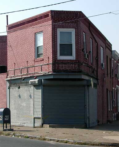 640 Pine Street, November 2003, side view