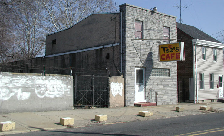 Tee's Place at 629 Ferry Avenue, February 2003