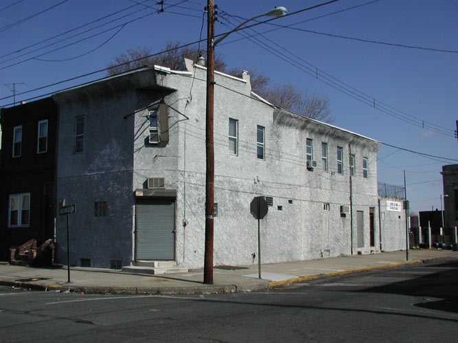 Walnut Cafe exterior, February 2003