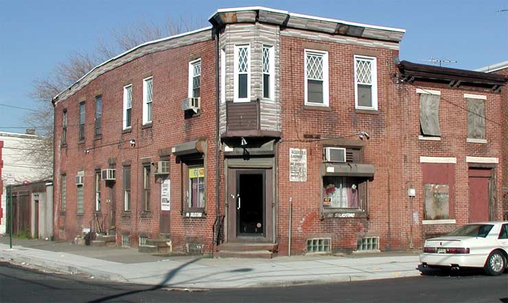 Mr. Wiggles' Aquarius Lounge at 1201 Liberty Street, November 22, 2003