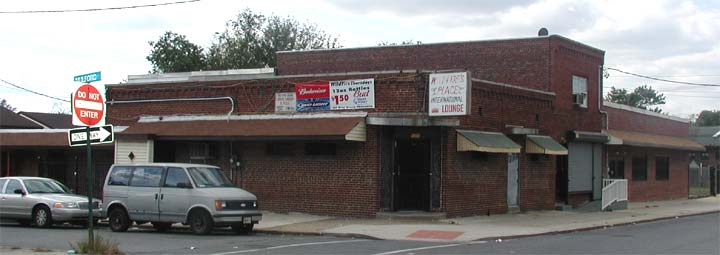 Knast's Cafe at 1703 Mulford Street, October 2003