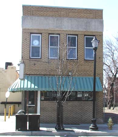 Donkey's Place exterior, March 2003