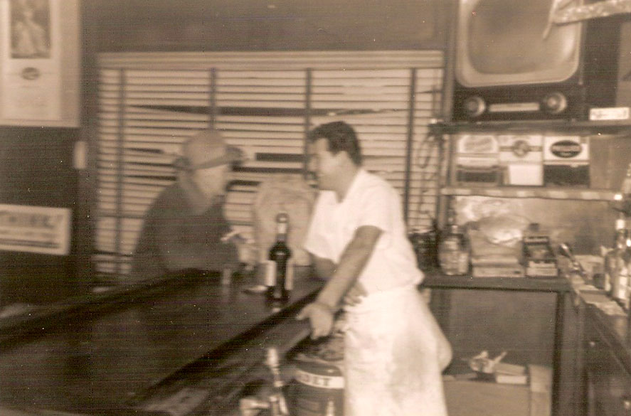 Bartender 'Tony Beans'