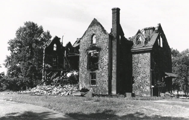 Dudley Grange after the fire, October 1980