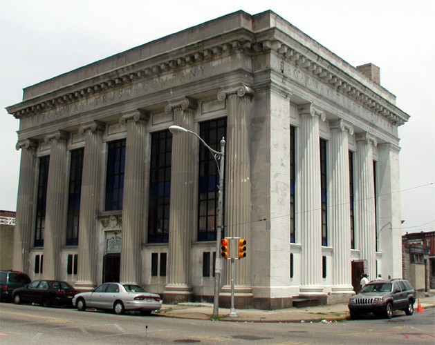 Broadway Trust Building detail, June 15, 2003