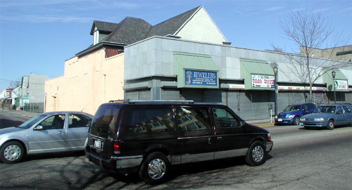 2501–2509 Federal Street, the former Kotlikoff's Store, February 22, 2004