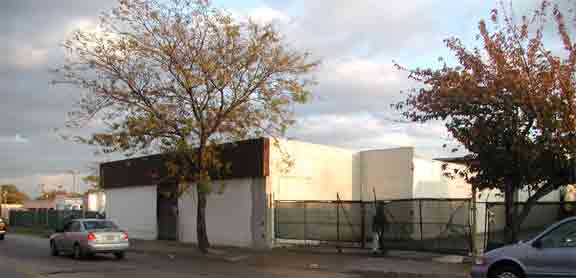 Ingram Oldsmobile building at 2008 Federal Street, 2002