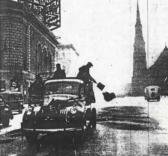 Camden city employees clearing snow near Broadway and Federal Street, January 28, 1943