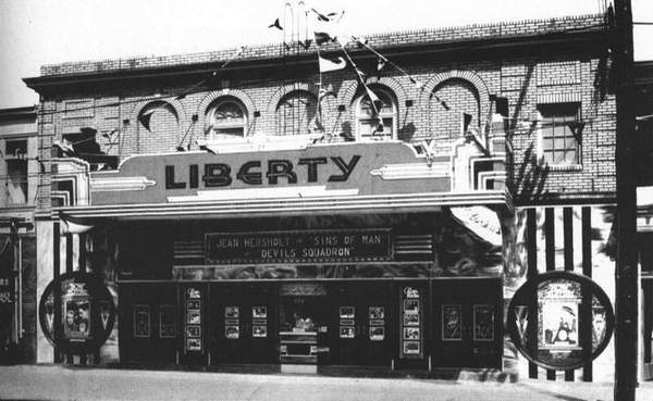 The newly renovated Liberty Theatre at Mt. Ephraim avenue and Everett street, 1936