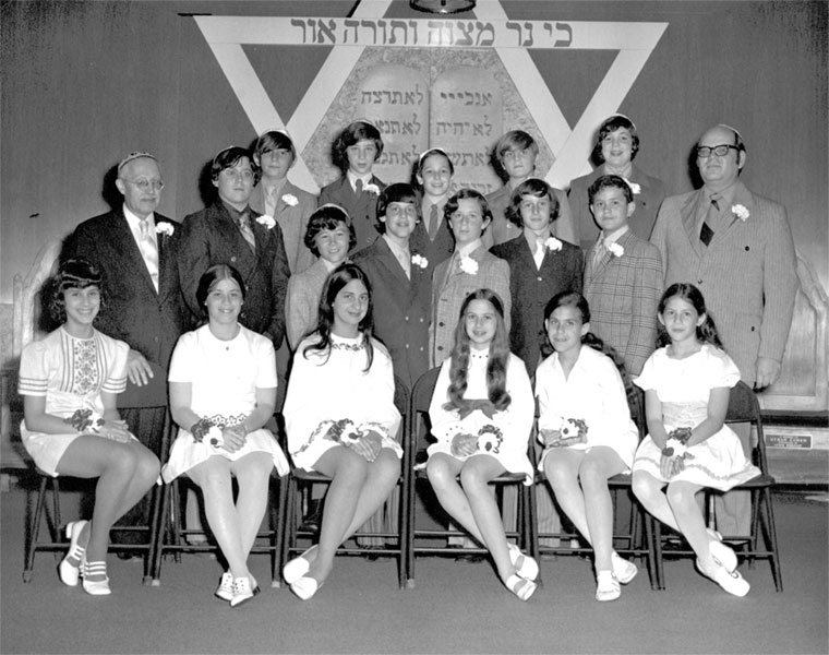 Beth Israel Congregation graduating class, circa 1969