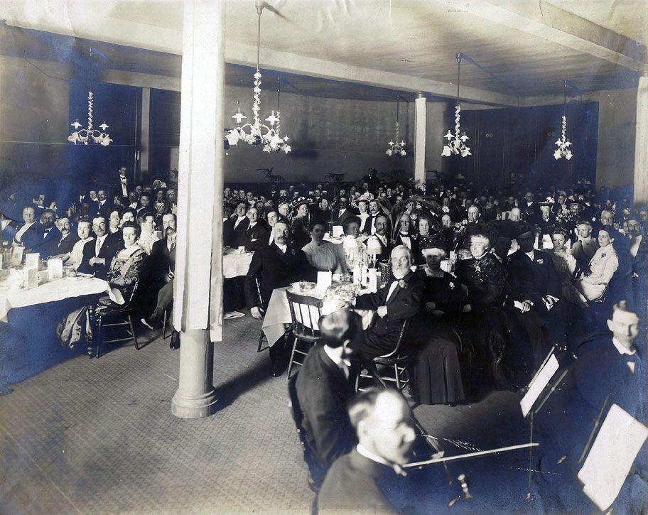 Dinners to the Broadway Committee of Broadway Church, Camden, N.J.