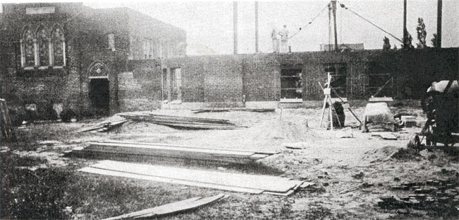 Building of the synagogue on Park Boulevard