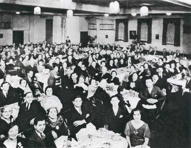 Congregation Beth El dinner, 1936, with Cantor Jacob Mickleman at far right center