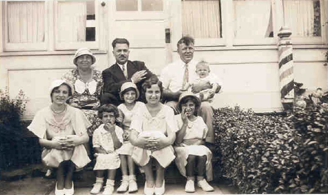 Rev. Wasyl Kolody and family at 726 Tulip Street, 1937
