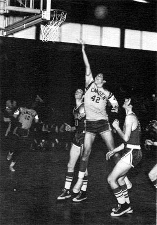 Camden High basketball 1968-1969, photo 2