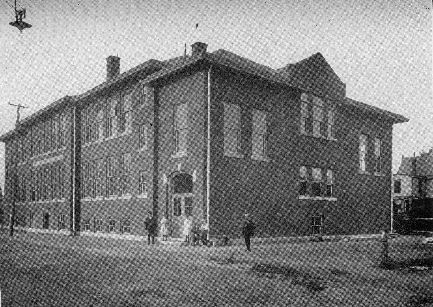 Thomas H. Dudley Public School, southeast corner of High Street and North 23rd Street, 1906