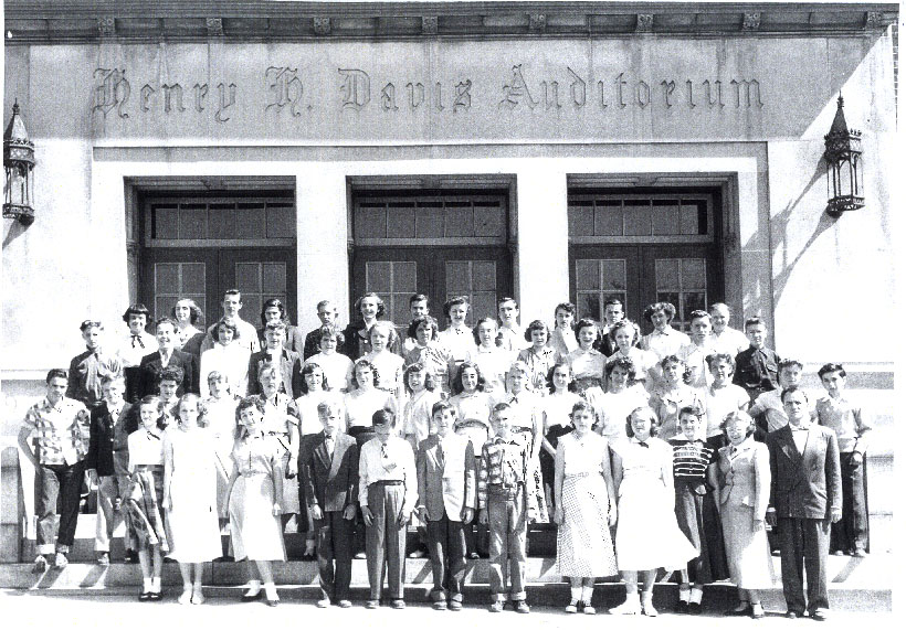 7th Grade class at H. H. Davis School, May 1952