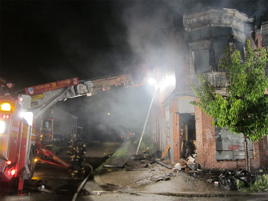 Camden Fire Department Tower Ladder 3 operating on Mickle Street during the May 15, 2011 fire, photo by Gabriel Angemi