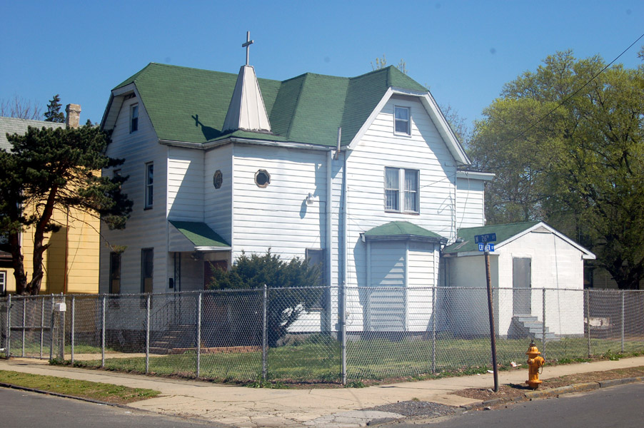 26 North 26th Street — Fourth Spiritualist Church, April 2009