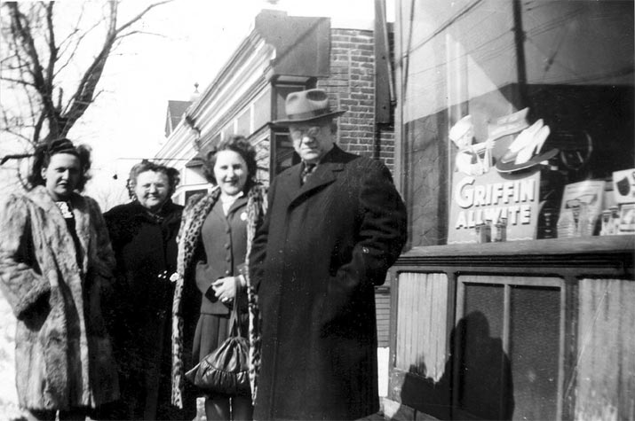 Edith Leon Schwartz, Rebecca Leon, Beatrice Leon Schwartz, and Jacob Leon standing in front of 1006 North 27th Street