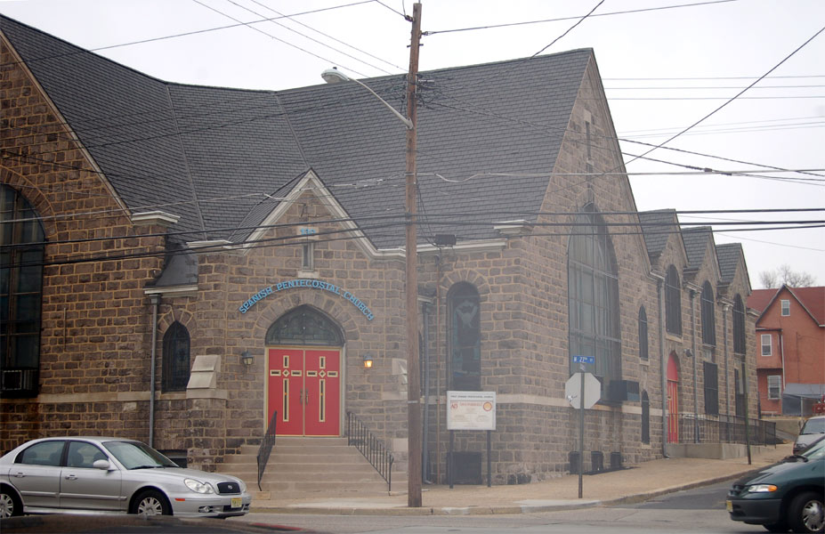 Northwest Corner of North 27th Street & Cramer Street, January 2, 2008 — 1900-1980s Grace Baptist Church, 2008-2014 Spanish Pentecostal Church