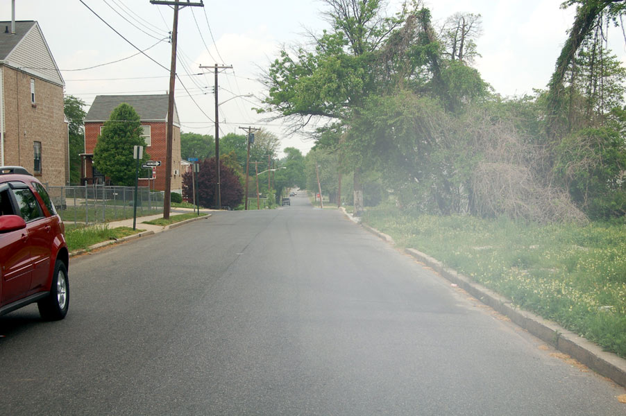 Looking west on North 29th Street from Cleveland Avenue, May 11, 2007