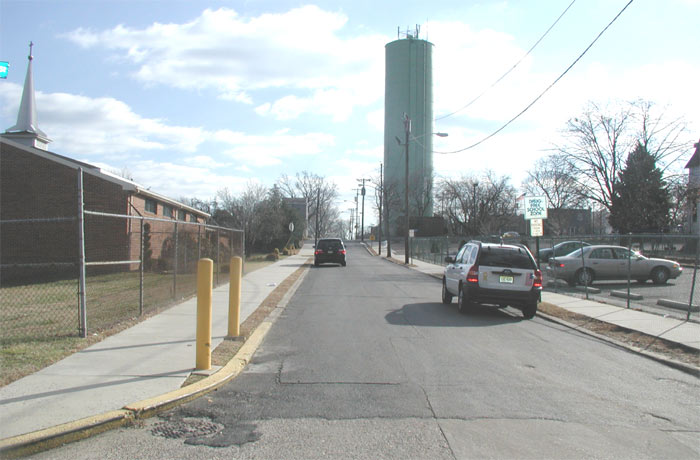 Looking south on North 30th Street from Howell Street, December 27, 2005