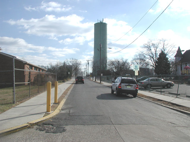 Looking south on North 30th Street from Howell Street, December 27, 2005