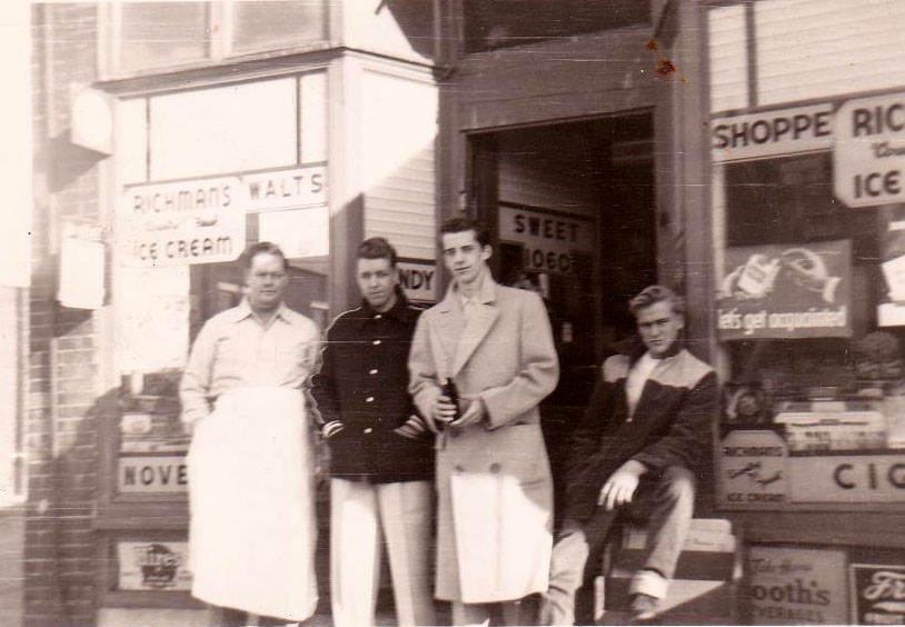 Corner store at 32nd and Pierce Avenue, 1950s