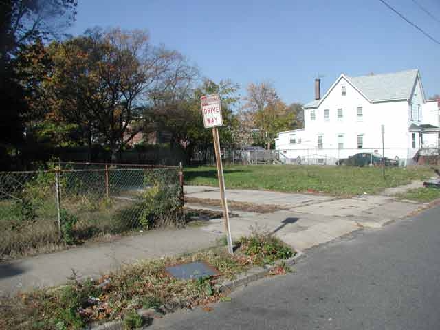 29 North 33rd Street, November 2005 (2005: gone)