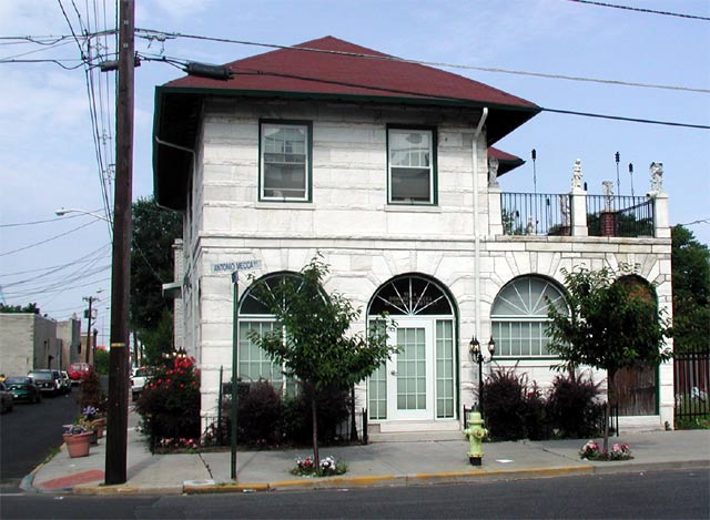 819 South 4th Street, July 10, 2004
