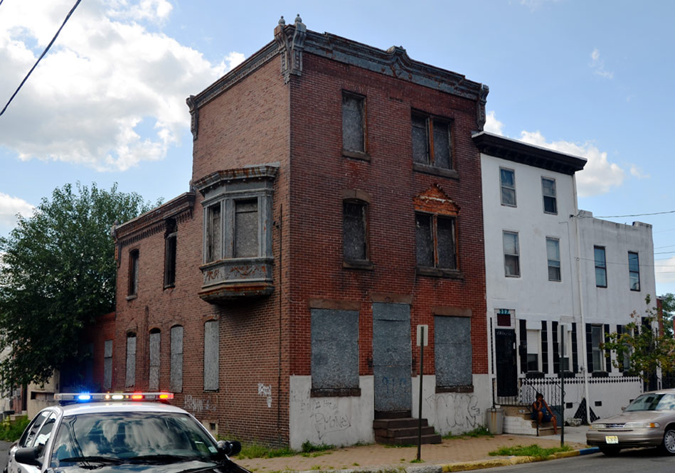 919 South 5th Street, photograph