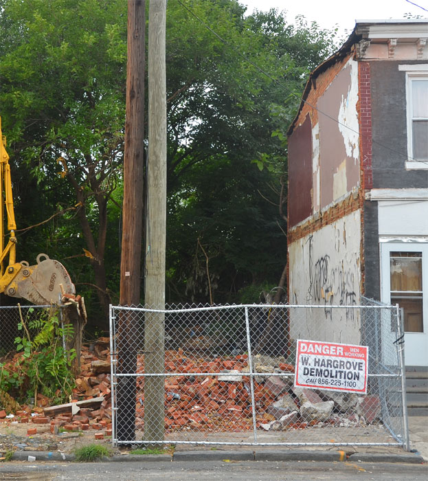 1037 South 5th Street, photograph