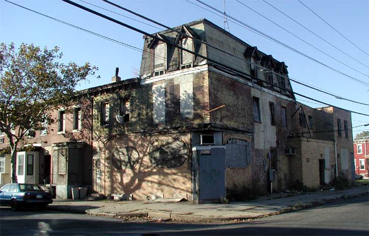 589 Pine Street, October 27, 2003
