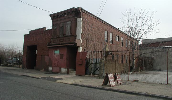 1142 South 6th Street, viewed looking north from Kaighn Avenue