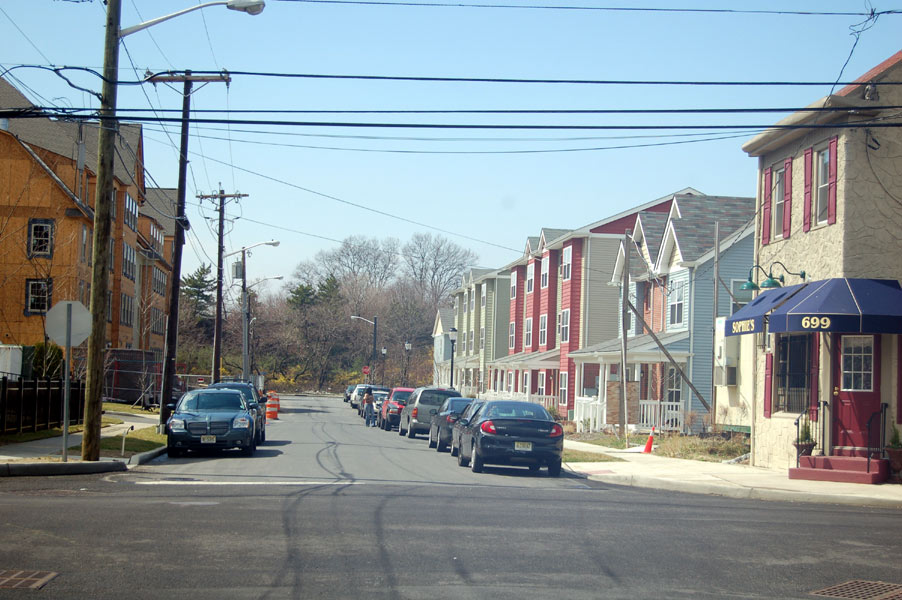 Looking west on Central Avenue from South 7th Street, March 29, 2009