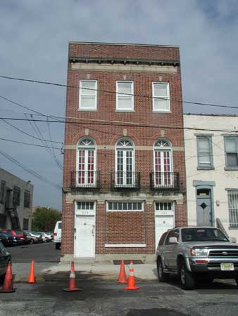 333 Arch Street - October 3, 2003 - Philip Zinman Realtor