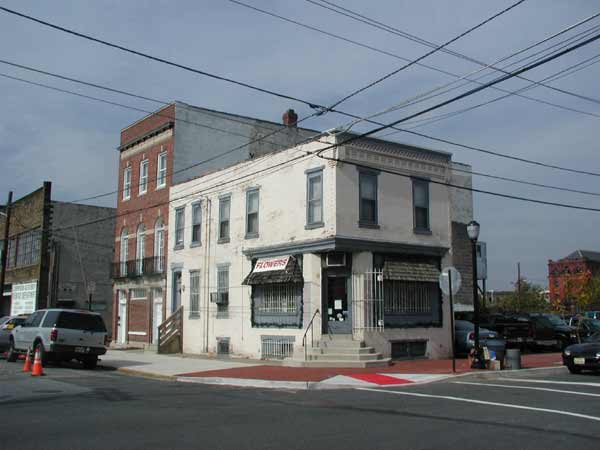 Looking Northwest on Arch from 4th Street, October 3, 2003