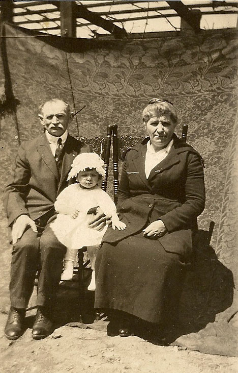 917 Atlantic Avenue, Stephen Pierzynski and family, 1929