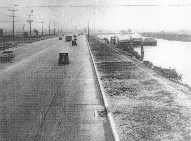 Admiral Wilson Boulevard as seen from east of the Cooper River Bridge, 1930