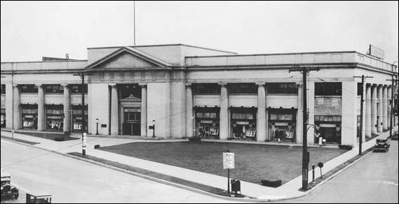 Sears-Roebuck at 1300 Admiral Wilson Boulevard with heavy traffic, 1931