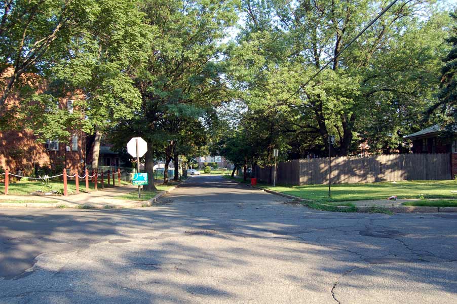 Beacon Avenue looking west from Waldorf Avenue, July 2006