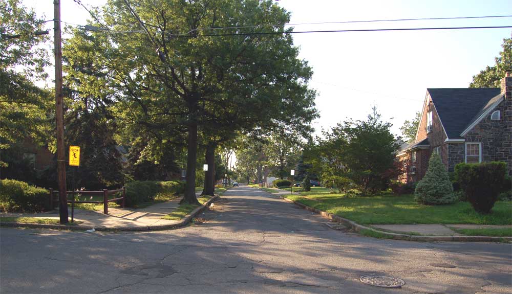 Beacon Avenue looking east from Waldorf Avenue, July 2006